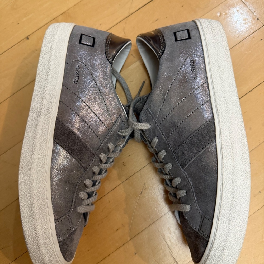 Like New D.A.T.E. Hill Low Stardust Sneakers in Metal Gun, 7 ( 7.5) CB2511 - Picture 4 of 8